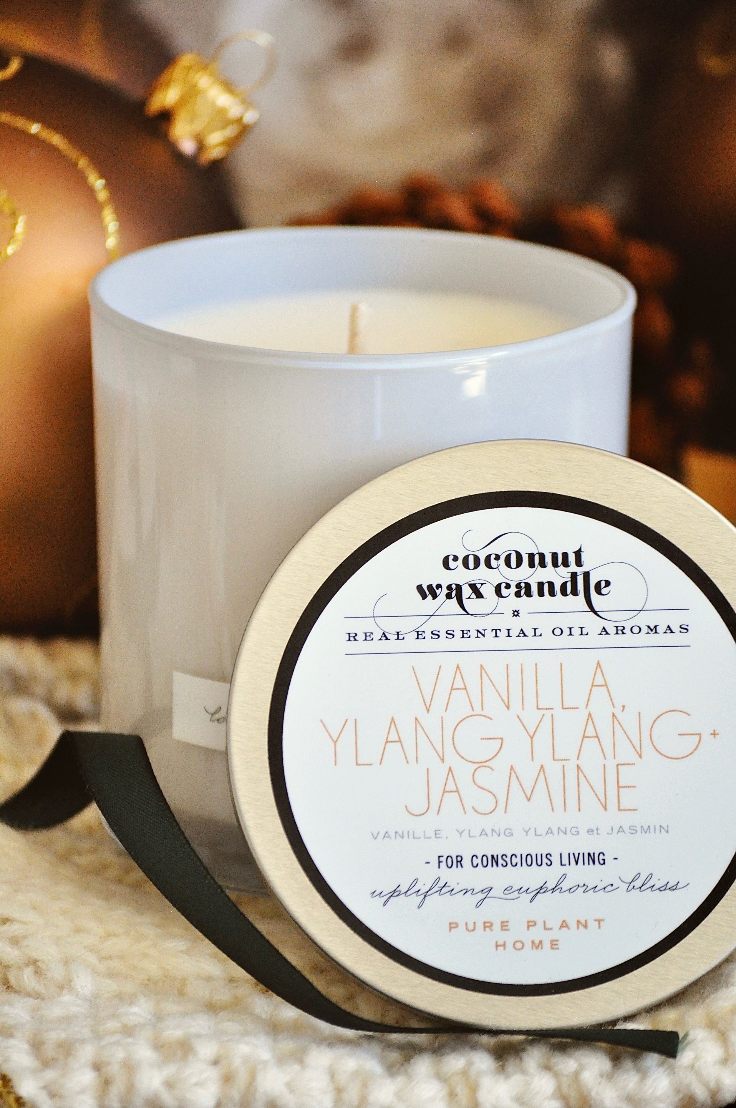 8.1 oz Frosted White Glass Ylang Ylang Jasmine/Vanilla Planifolia
